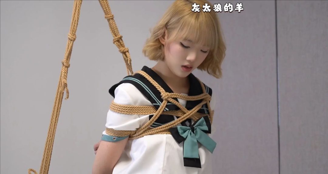 【灰太狼的羊】韩系少女沉浸式挑战灯板记忆，紧缚层层叠加，熙熙站立不稳，双腿发抖【胸缚➕单腿吊缚➕灯板记忆➕扎带】-4