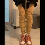 麻绳捆绑挣扎