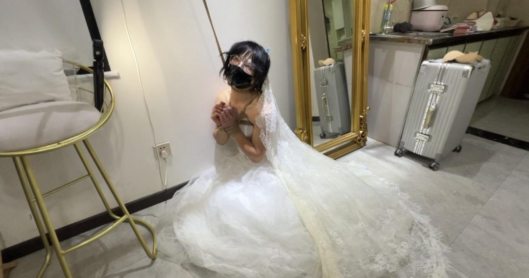 桃花下班回家惨遭保安入室捆绑调教-2 桃花下班回家惨遭保安入室捆绑调教-2