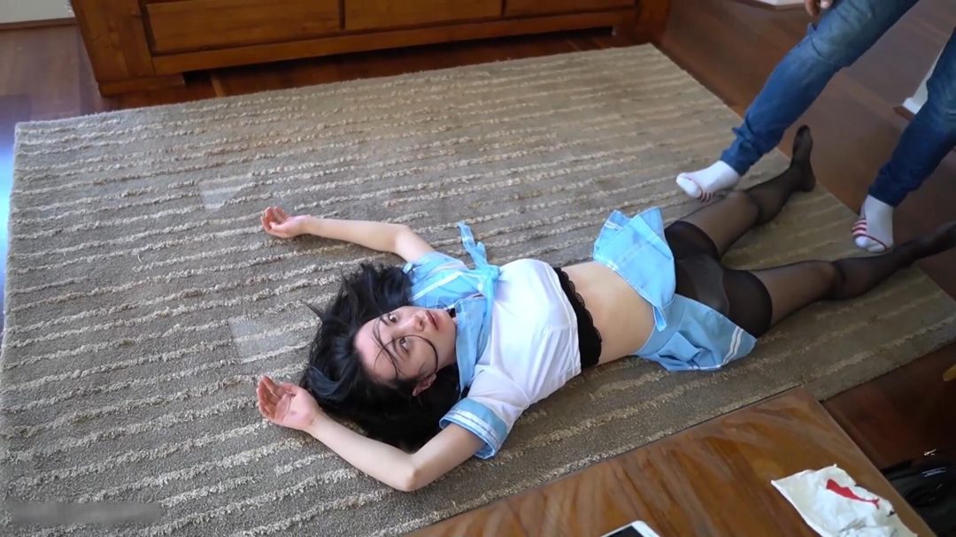 SE020_Schoolgirl in Distress 1_FT_Roby-7 SE020_Schoolgirl in Distress 1_FT_Roby-7
