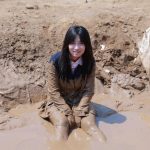 白丝运动鞋JK踩泥