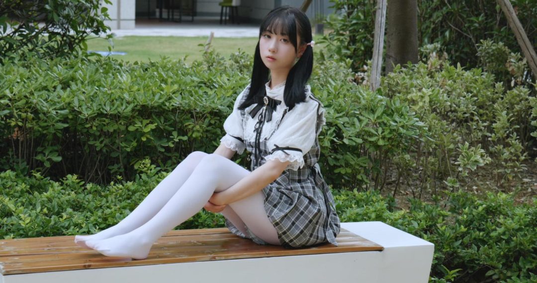 【袜得肤原创摄影】安娜可爱长裙半透白丝户外诱惑-5