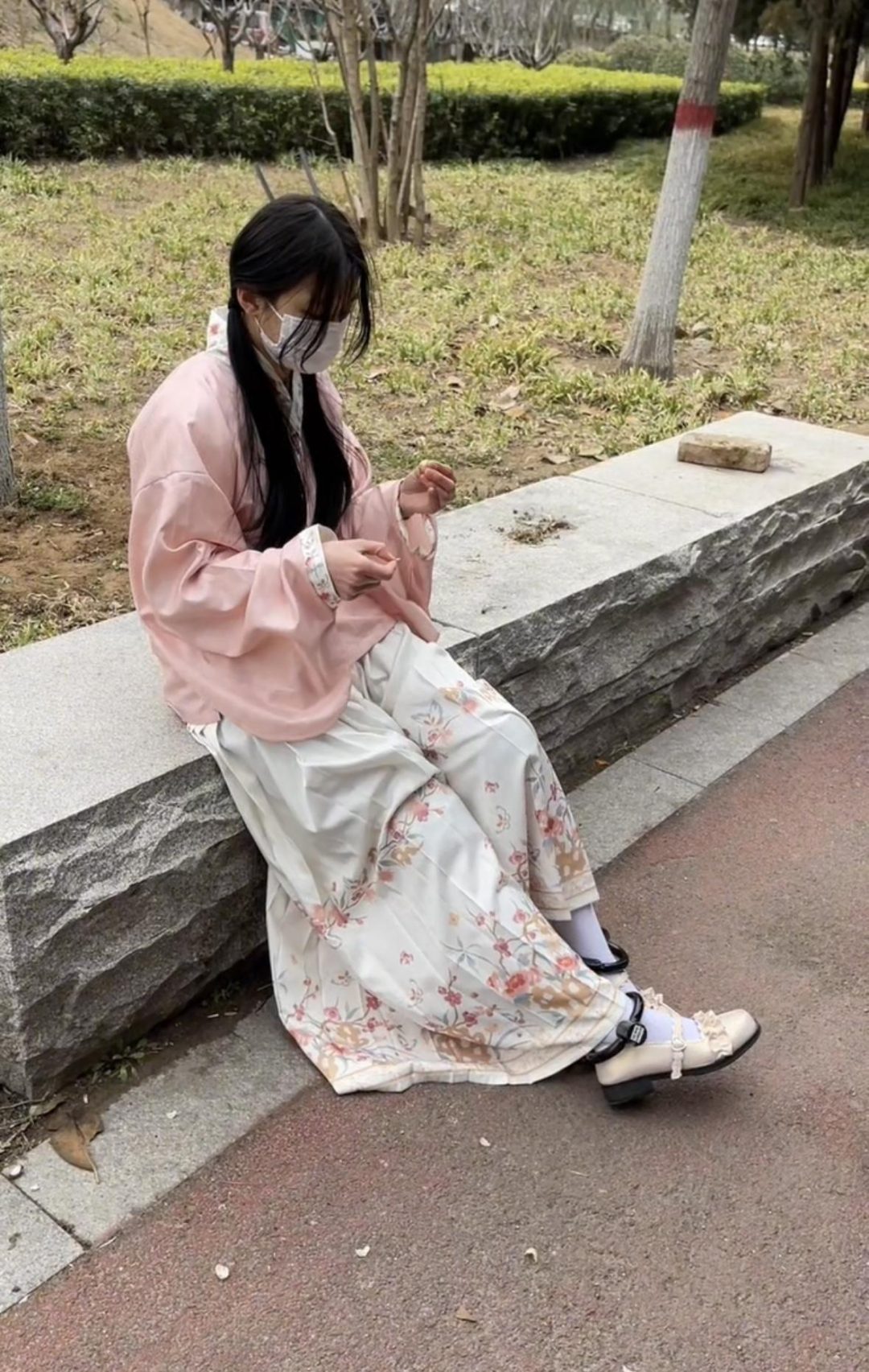 18岁女高的四天镣铐生活（2）适应重镣，公园2公里走路镣责-1