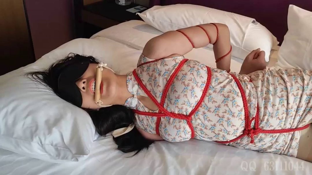 少妇素素旗袍 驷马挠痒-2
