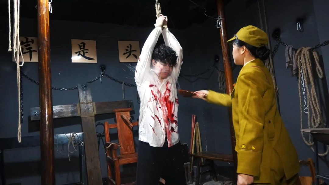 女烈大片~定拍转公映《狱骨双姝》在沦陷区两名地下女同志在秘密接头时被叛徒出卖被捕遭受各种酷刑后英勇就义-3