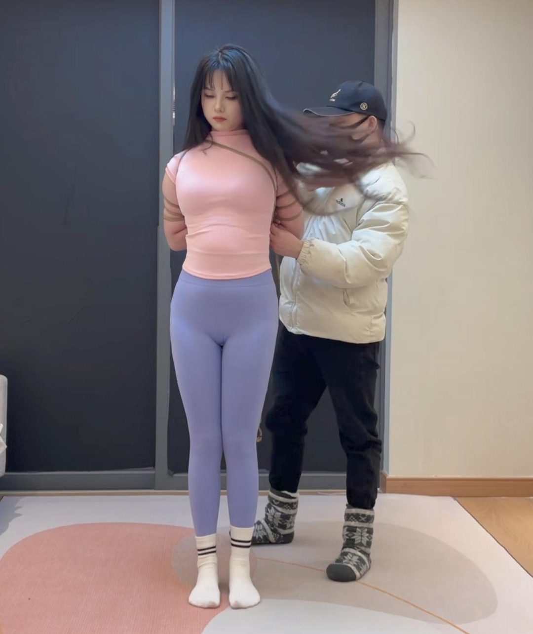 瑜伽服配白袜绳艺束缚的正确打开方式-3