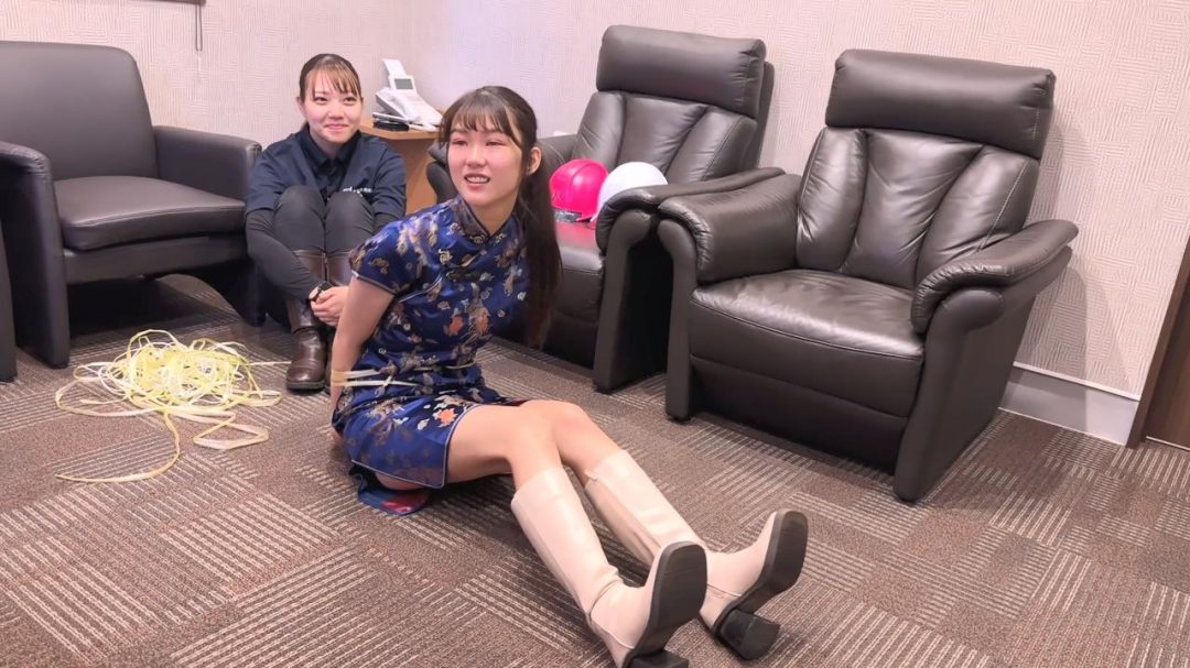 日本妹子双人捆绑游戏-1