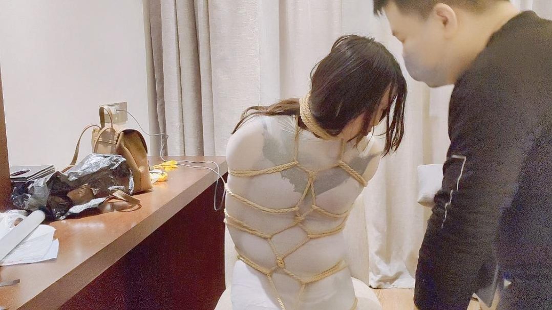睡衣女孩的全包龟甲挣扎-3