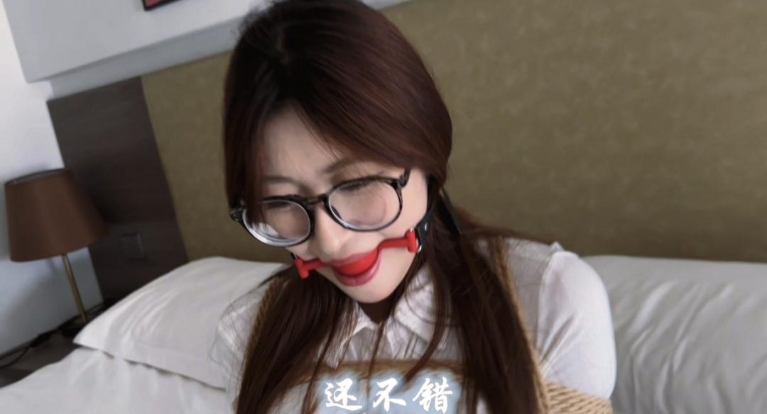绳缚体验挣扎访谈极品美腿 在校大学生 声音很软-3
