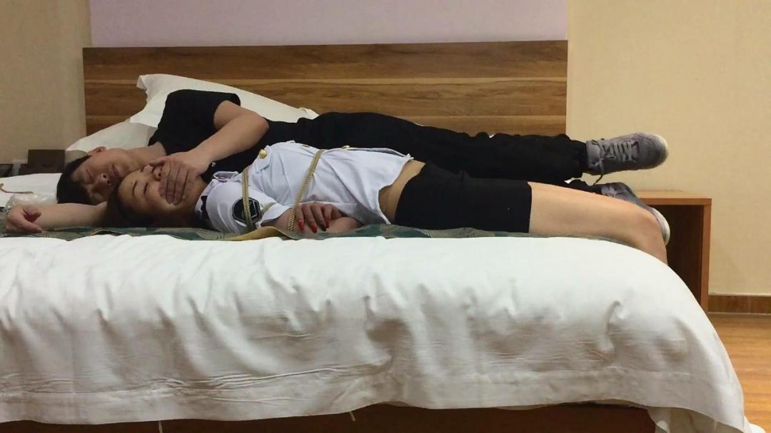 小福第一次见面 制服捆绑玩耍 嘿嘿-4