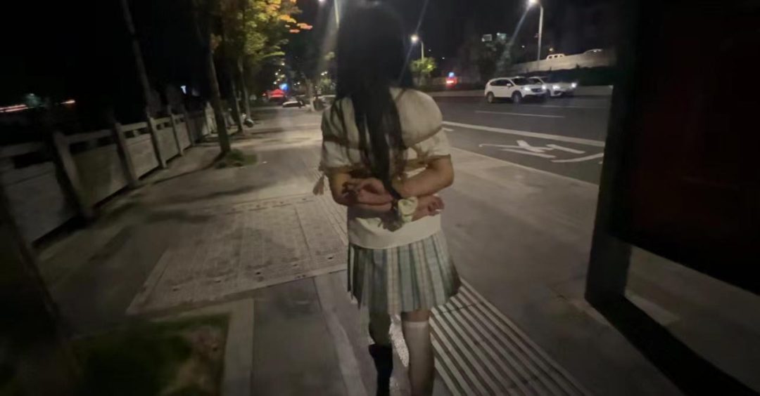 户外捆绑第三弹（桃花公园jk白丝游行）-6