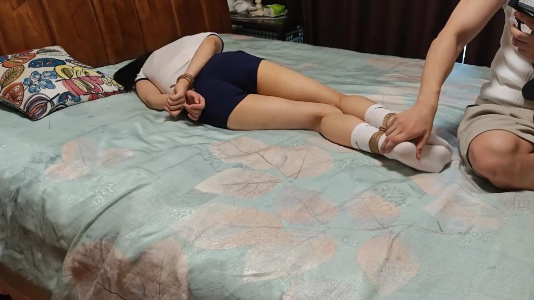 【墨色】蛋糕学生装白袜捆绑tk挠脚心-5
