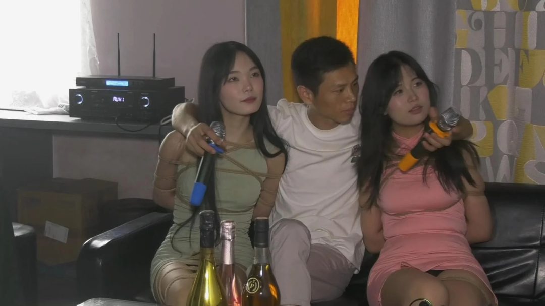 大佬的双女M绑着歌唱-3