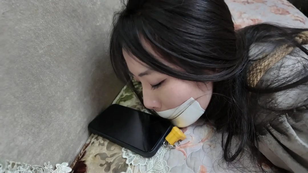 《尤物收藏夹·柠琪·似曾相识的送绑剧情》【旗袍灰丝】【五星蛇缚】【乌龙送绑】【放-8