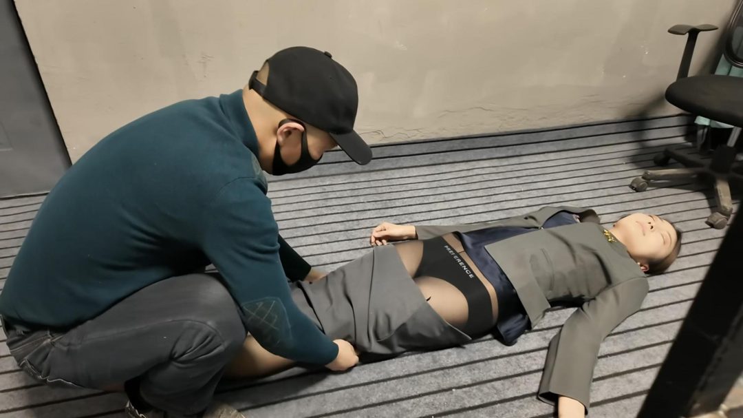 女经理车上被袭一-8