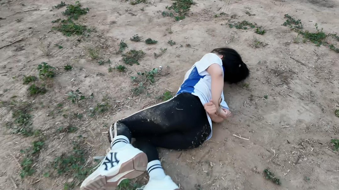 再次惩罚小遥-5
