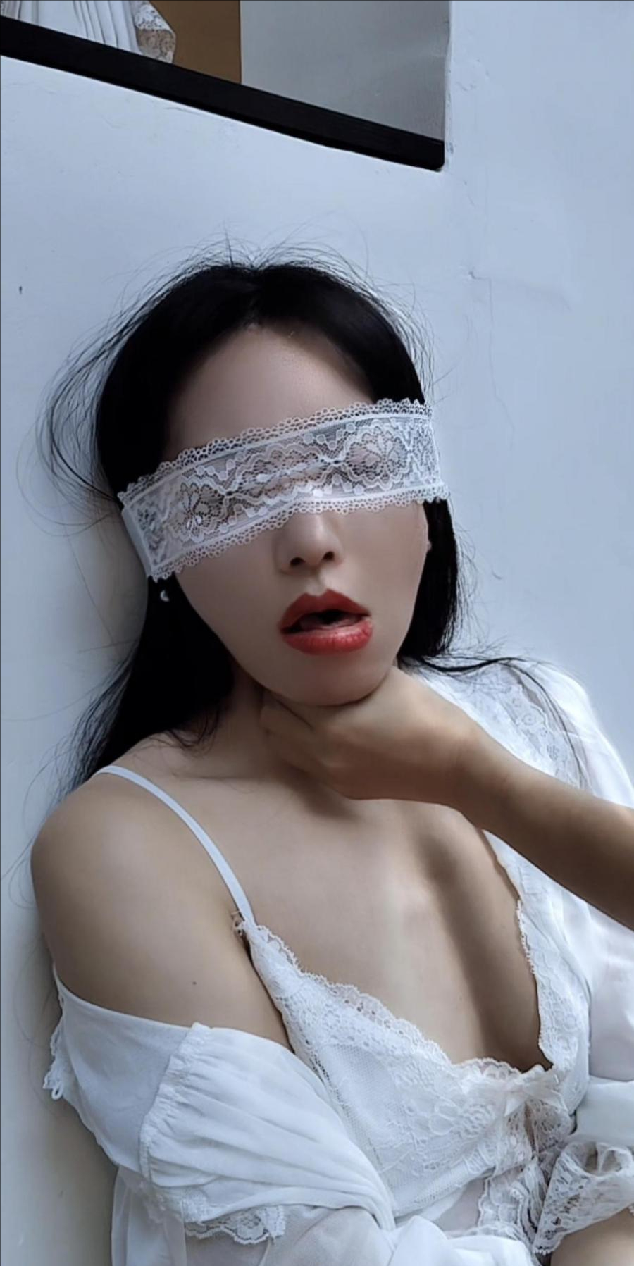 性感红唇喵酱:掐喉管+干呕+勒脖+抽屁股+仙女叫-1