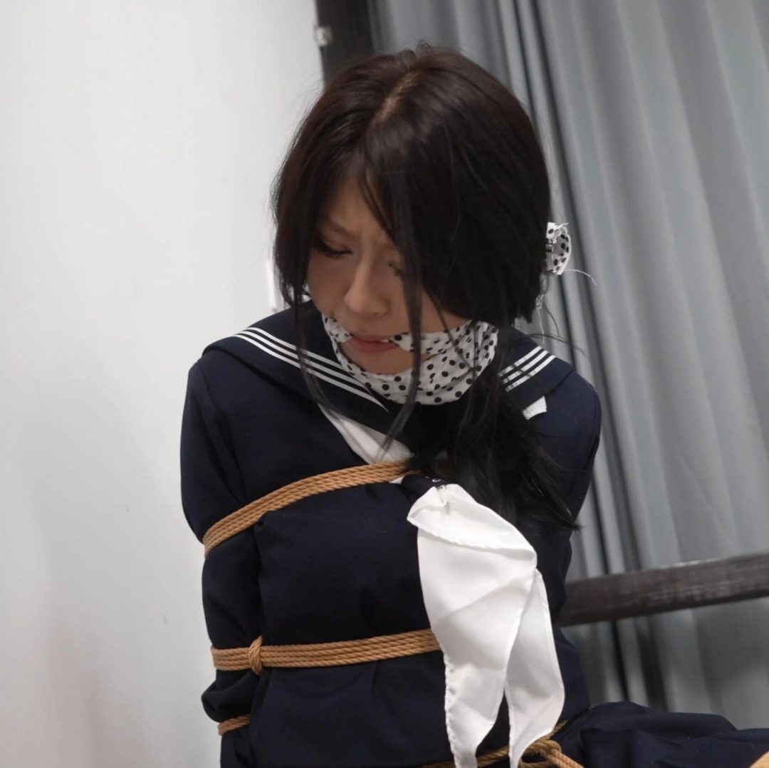 【象人定拍】约拍陷阱（上）水手服少女艰难求救-3
