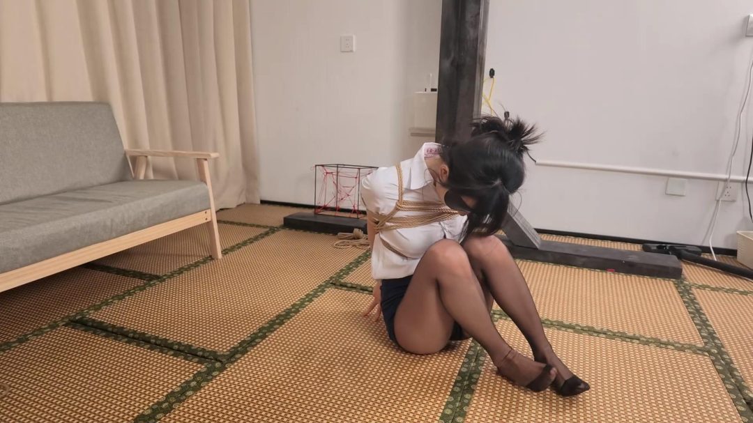 【胖竹子写真集】OL制服美女,直臂捆缚 制服诱惑-4