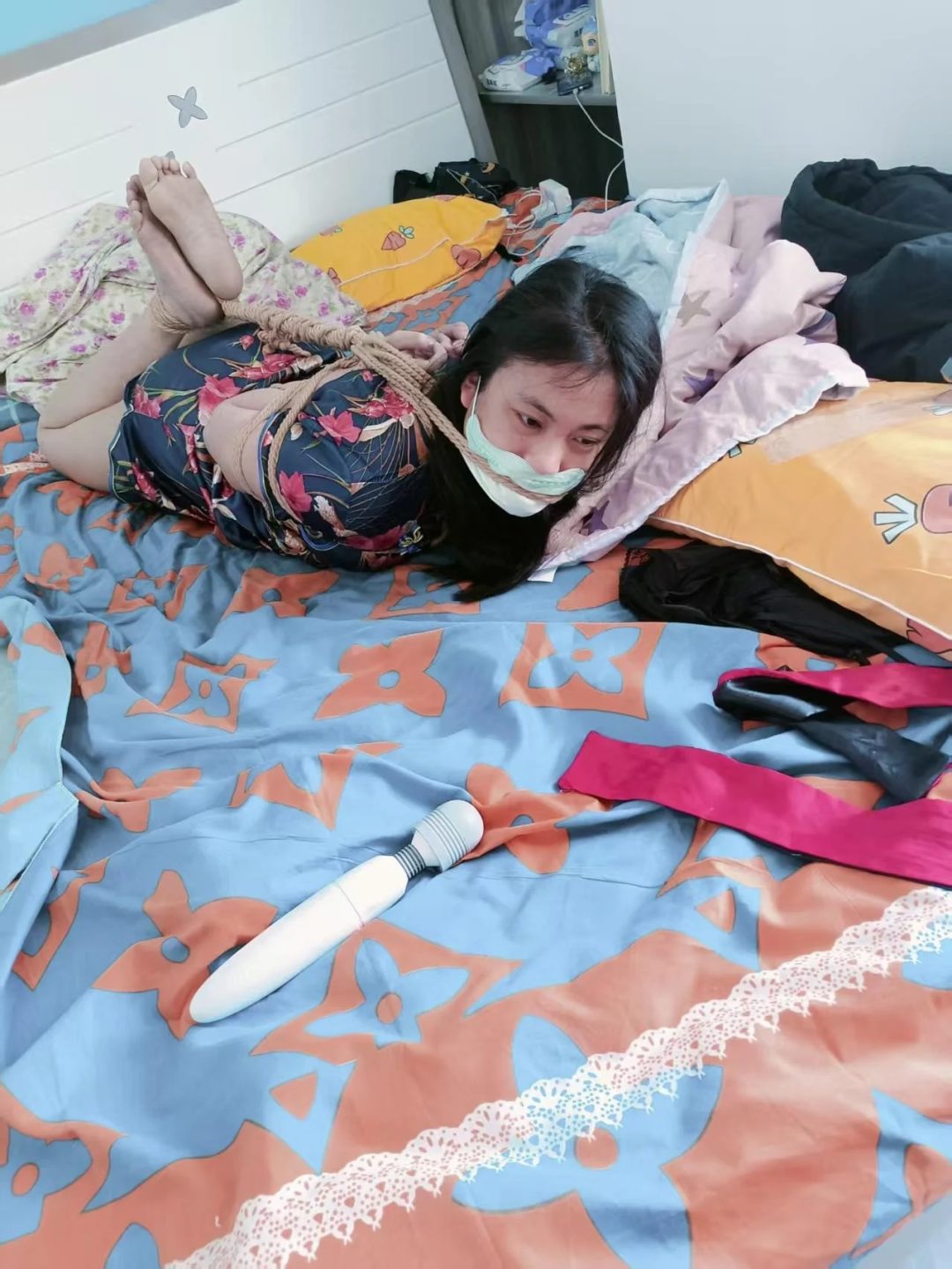 旗袍女被折磨第七章 项圈手铐 脚镣 皮鞭-7