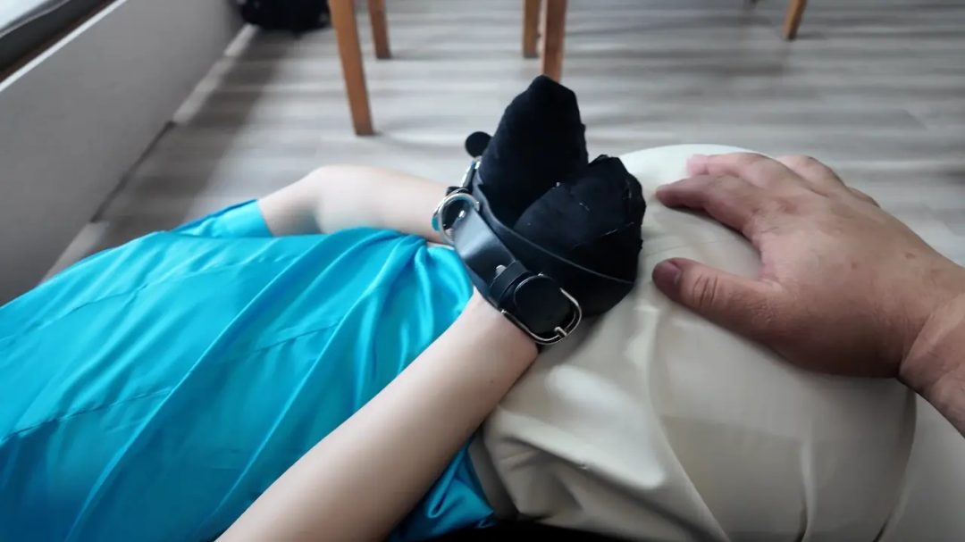 空姐姐姐被入室绑架 胶带封嘴蹂躏sp-3