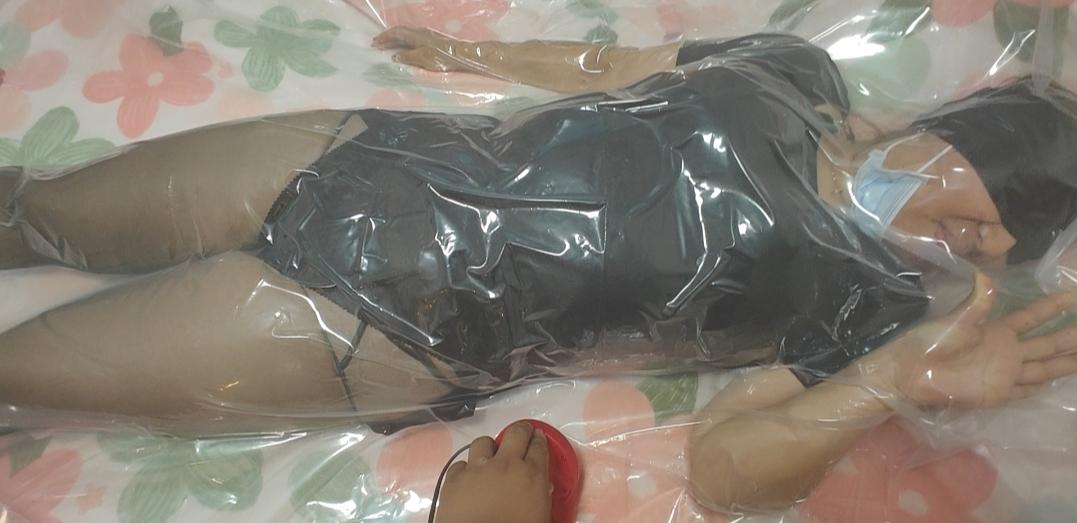 黑丝媳妇真空袋调教之彻底抽干，尖叫挣扎无用-2