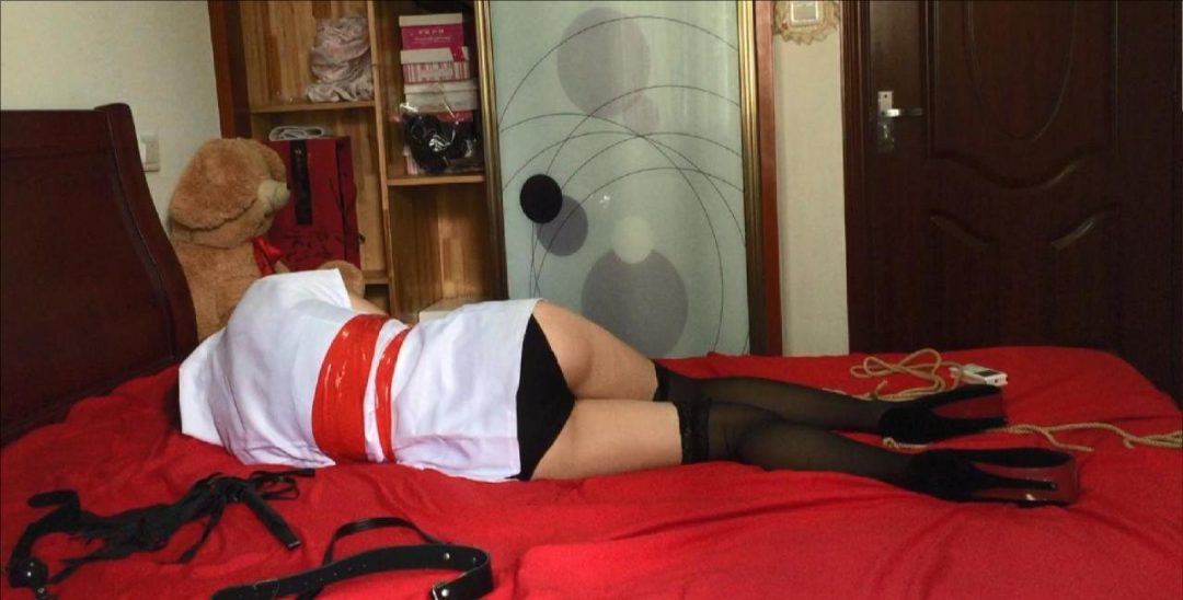 萝莉小护士 红色胶带捆绑 给你个胶带 哈哈-2