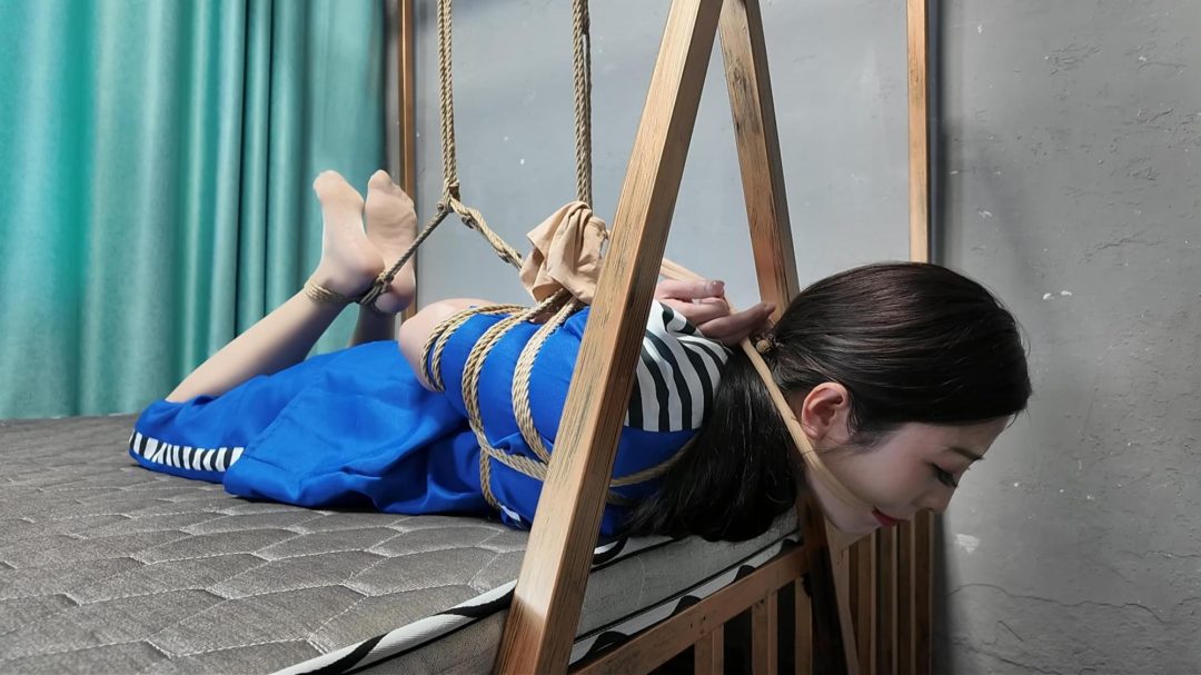 审问女犯李佳佳-6