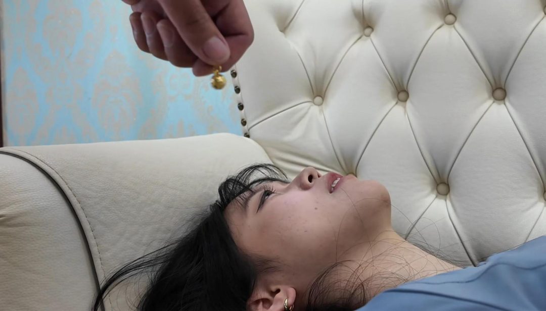 女士下班回家遭偷袭-11