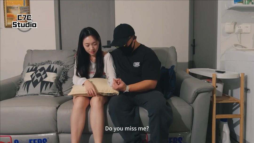 《致命爱人》裸足素颜小姐姐-2