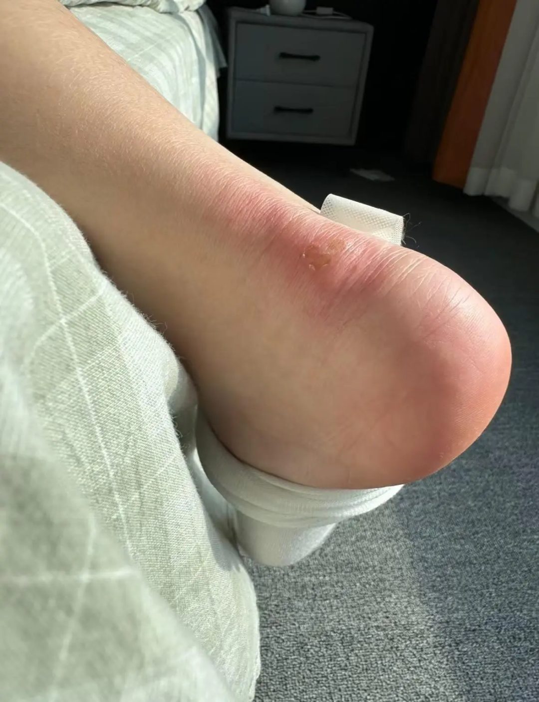 小妹子黑铁脚镣体验-3