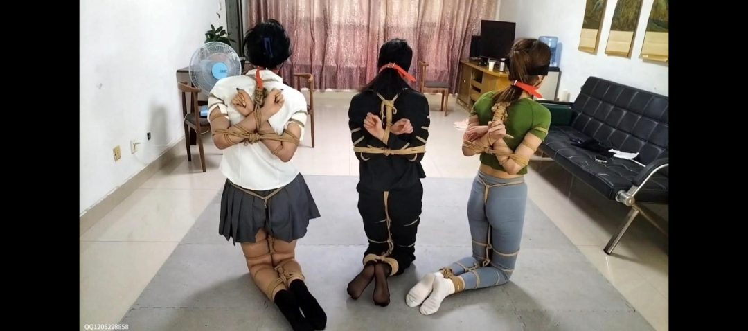 【精致定拍】三女白袜黑袜短丝驷马TK-6