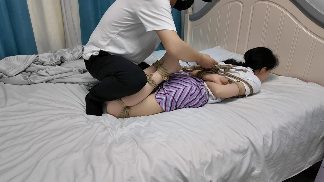 定拍雅倩入室被擒-9