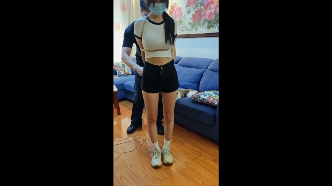 【墨色】18岁大一冰冰驷马tk初体验-8
