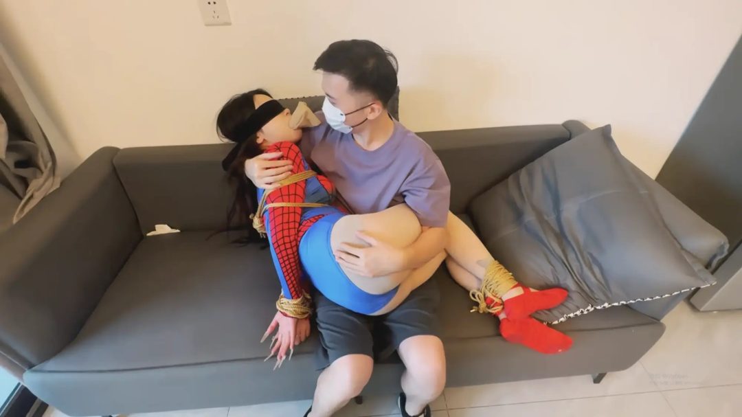 美女coser被入室捆绑(上)-蜘蛛侠c服被入室捂晕捆绑+丝袜捆绑+白丝脚+被丝袜全包+附全包全过程+丝袜堵嘴+全包放置挣扎等等-7 美女coser被入室捆绑(上)-蜘蛛侠c服被入室捂晕捆绑+丝袜捆绑+白丝脚+被丝袜全包+附全包全过程+丝袜堵嘴+全包放置挣扎等等-7
