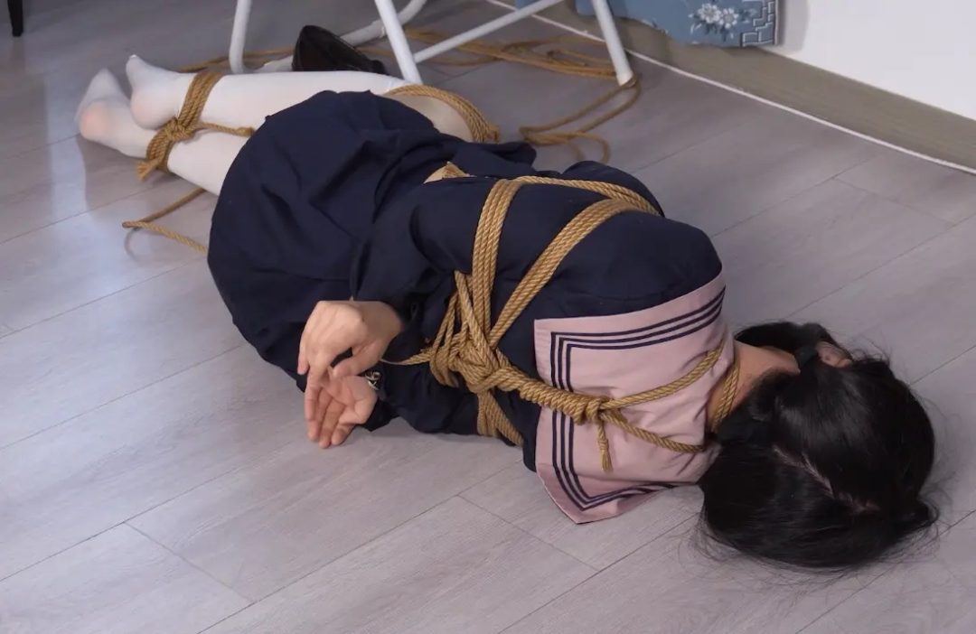 jk捆绑放置挣扎初体验-4