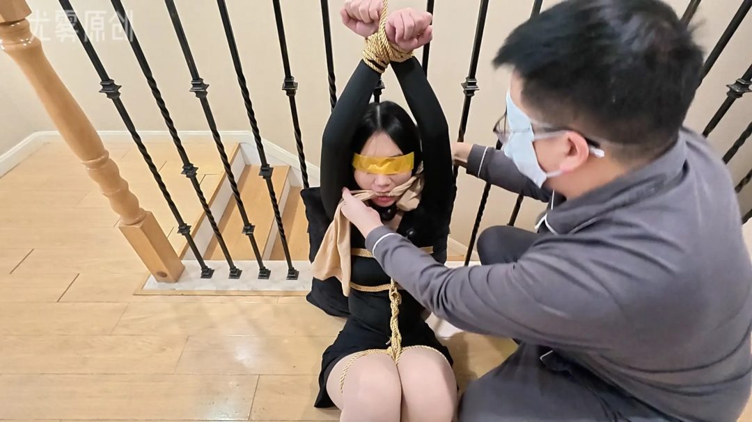 午后固定（下）全身紧缚 双手后吊围栏 驷马-5