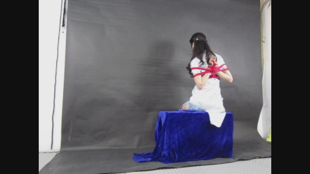 坐缚、鞭脚（月儿）……168大学在读月儿旗袍肉丝、心跳体验后手观音紧缚-5