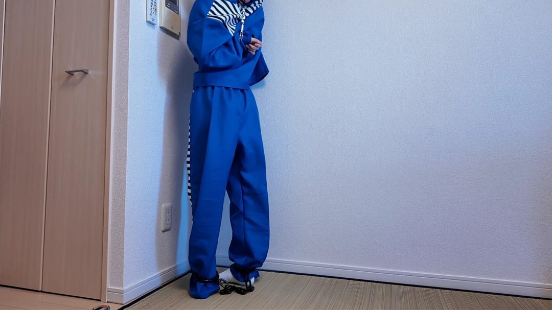 kiki囚服白袜镣铐绝望行走被管教用脚揉拧-4