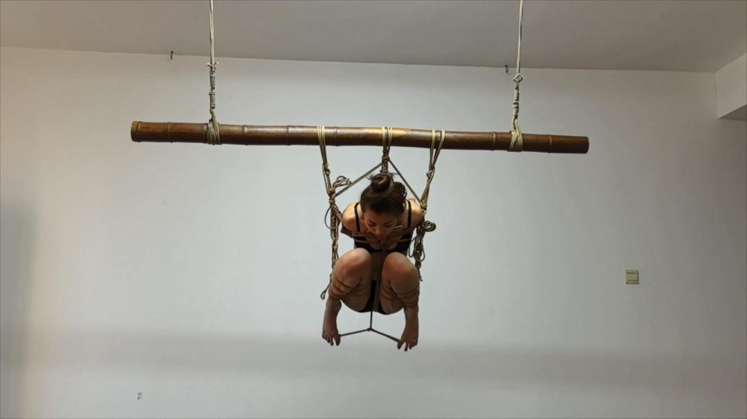 诺米丸子头黑内衣各种悬吊飞-6