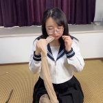 【原味定拍】麦子用自己的原味丝袜泡上圣水堵嘴，加口球，乳夹，自嗨