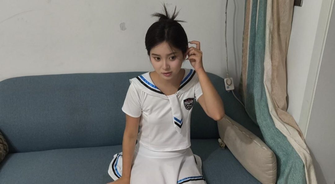【禾一定拍】迷晕系列 高颜值女神cos水手jk纯欲学妹 tk玩脚 极品美腿玉足-1