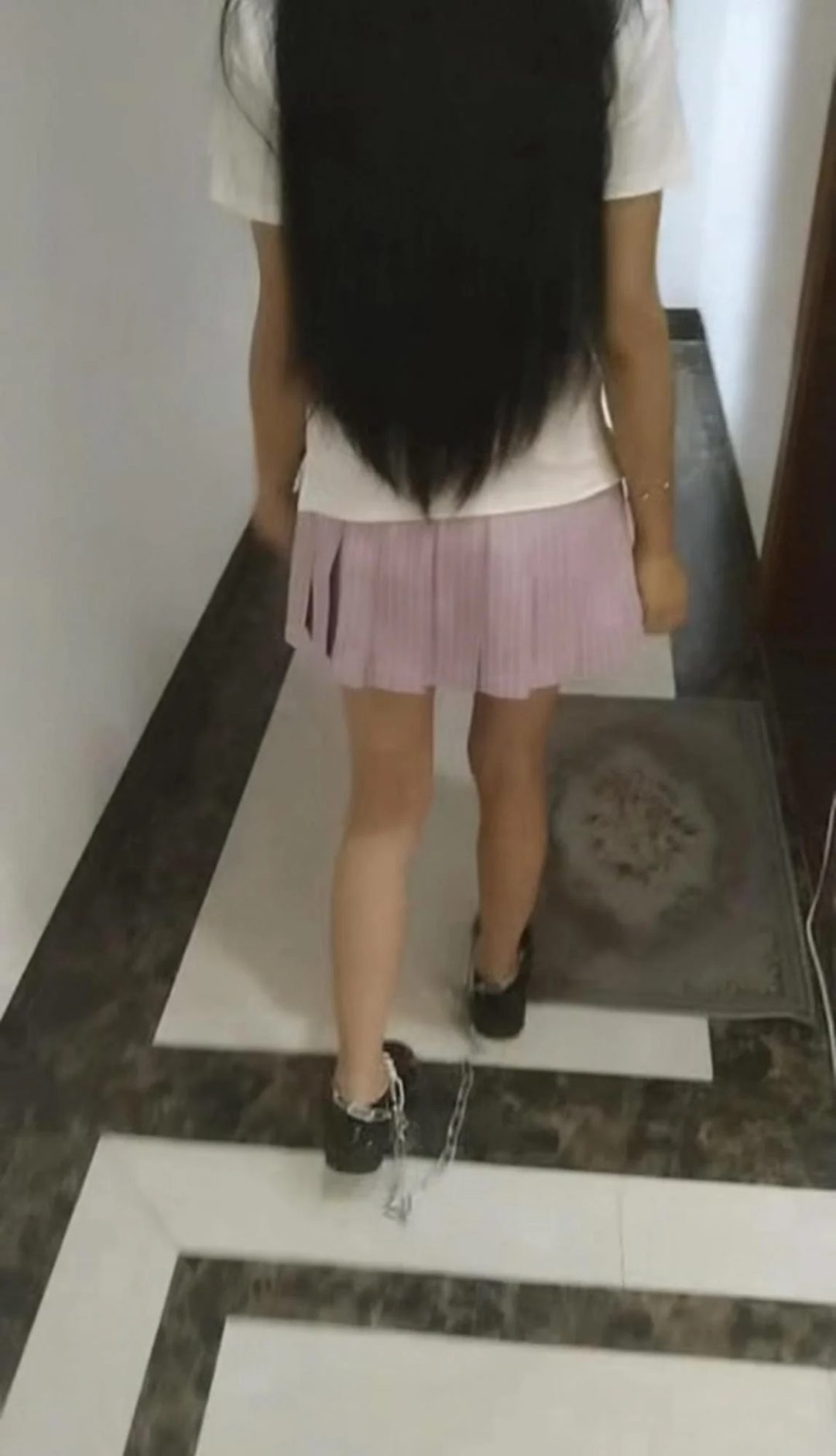 19岁女生铁链锁脚-小白袜玛丽珍 小皮鞋-8