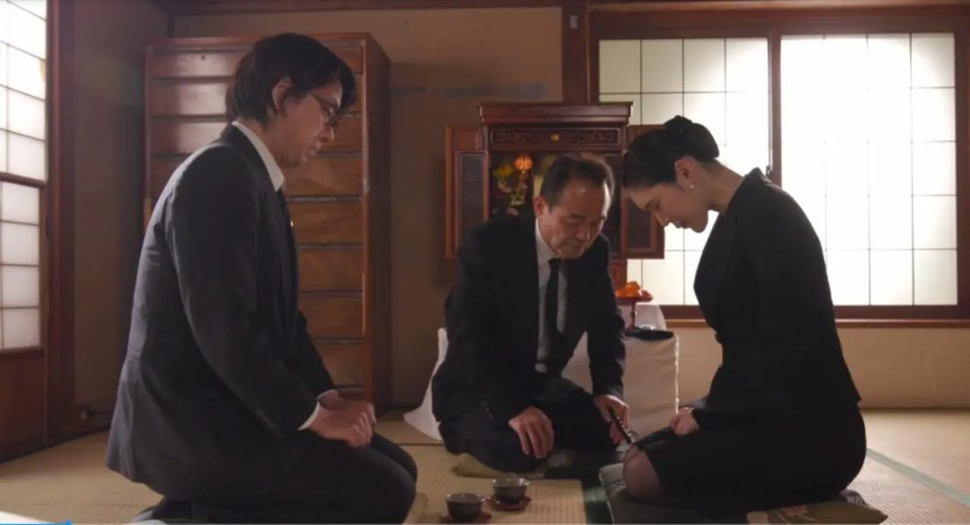 緊縛調教妻 夫が遺した借金まみれの工場を守るため身体を差し出した未亡人妻が堕ちた縄快楽地獄 塩見彩-3