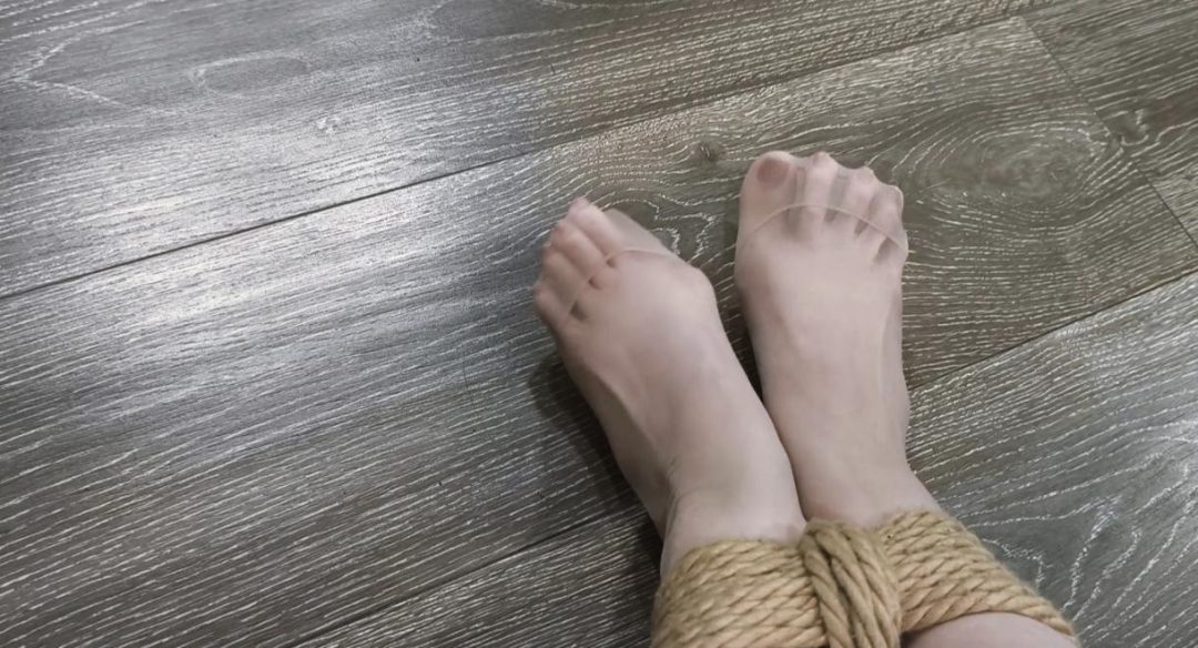 《赌约》非常清纯妹子 楚楚可怜的眼神让人忍不住怜爱~-5