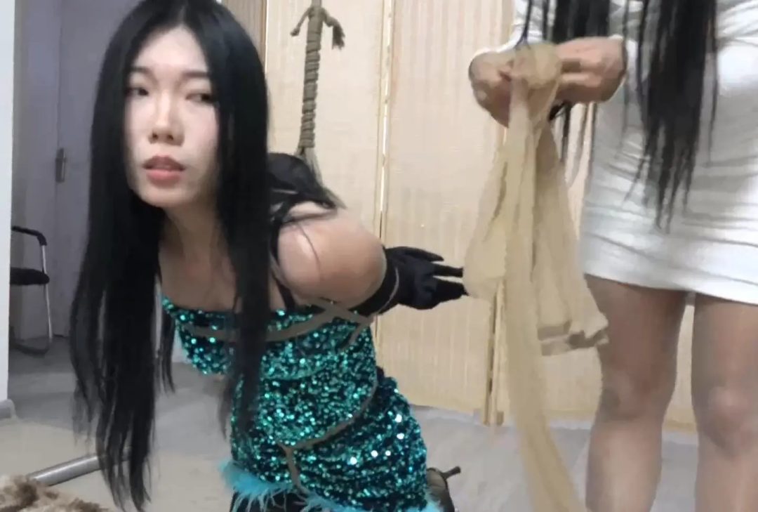 [到底谁是小三 - 下] 女女、美腿、堵嘴、调教、包臀裙、黑丝、肉丝、打斗、捂晕、剧情-6