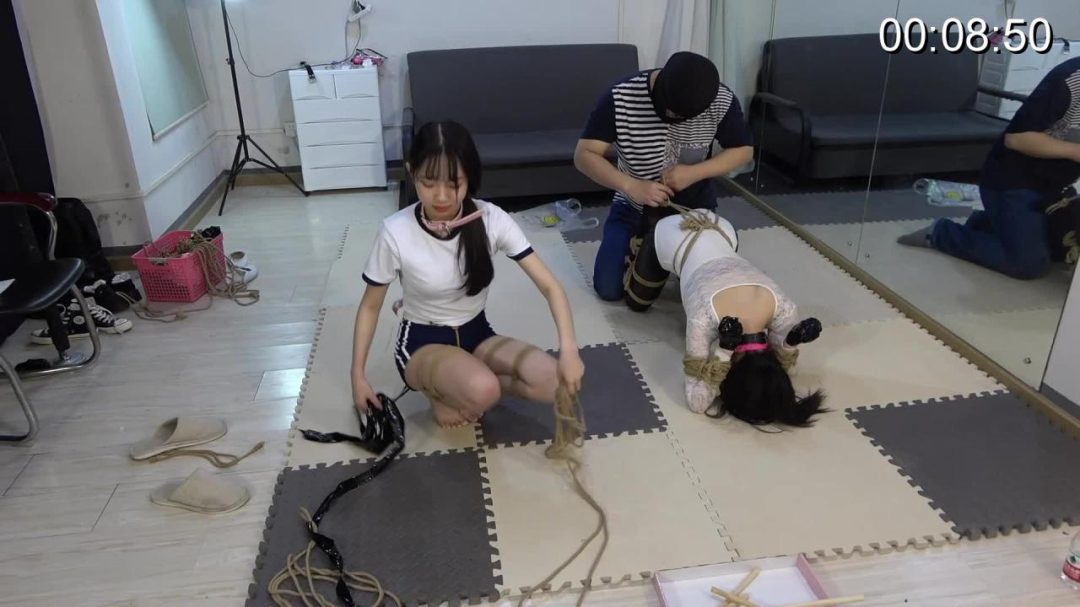 姗姗小狐狸紧缚游戏Part 2-4