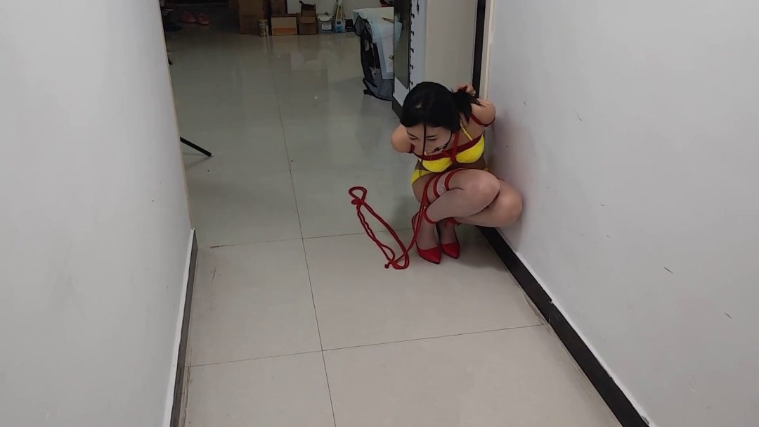 苏樱黄色比基尼 性感长腿 股绳的地狱-6