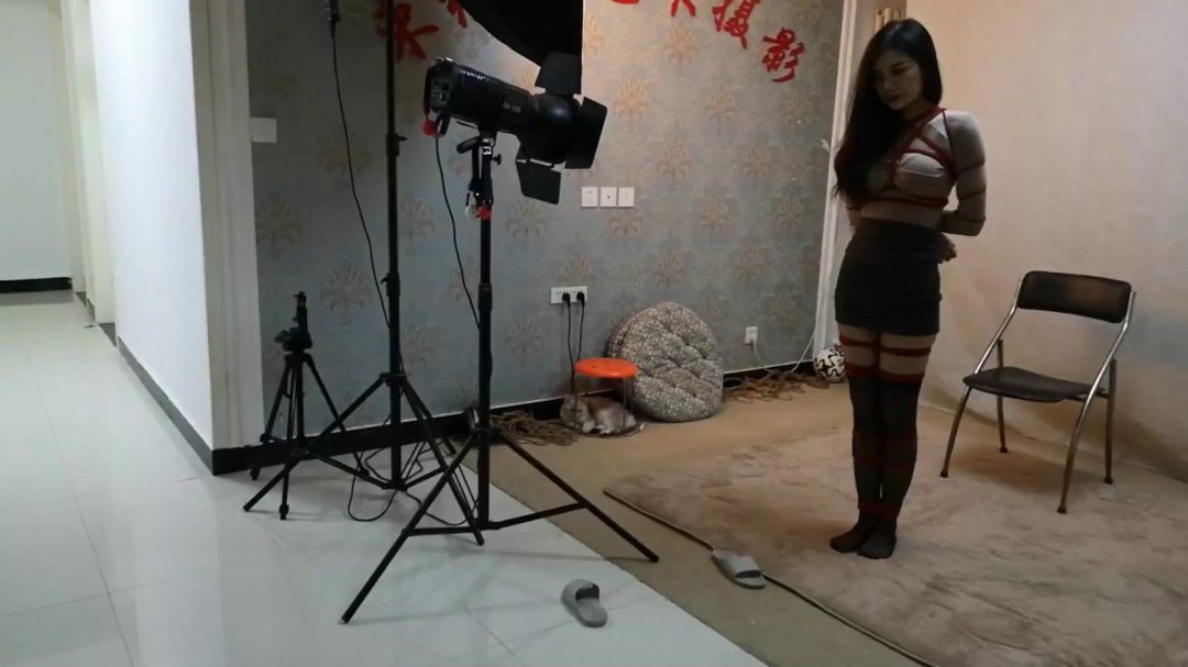 江奈 杏色短衫红绳-6