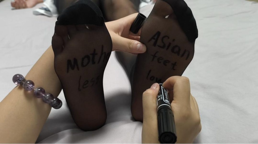 【禾一定拍】迷晕系列 高颜值女神cos水手jk纯欲学妹 tk玩脚 极品美腿玉足-7